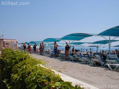 Sailors Beach Club 24